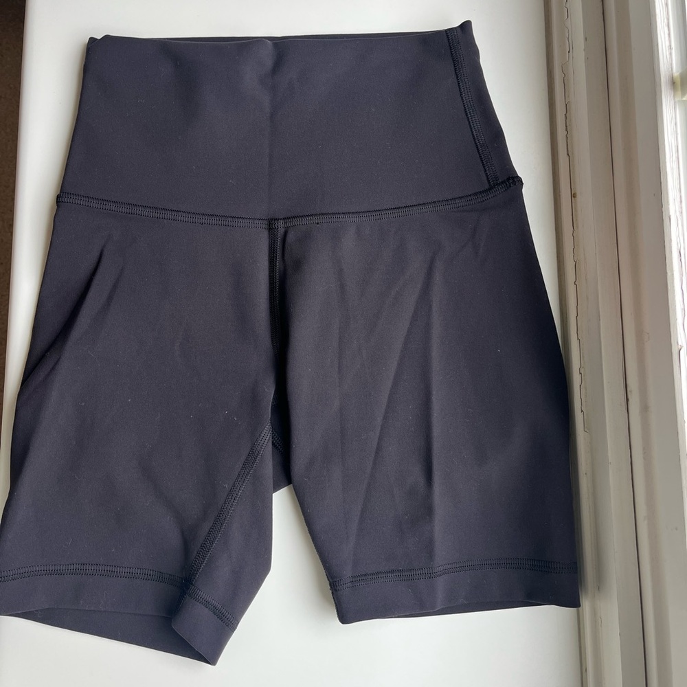 Lululemon Wunder train bike short black size 2